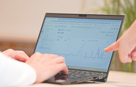 分析をしているイメージ